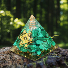 Load image into Gallery viewer, Malachite Orgone Pyramid