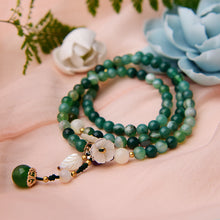 Load image into Gallery viewer, Flower Green Agate Mala
