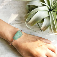 Load image into Gallery viewer, Raw Gold-Plated Crystal Bracelet
